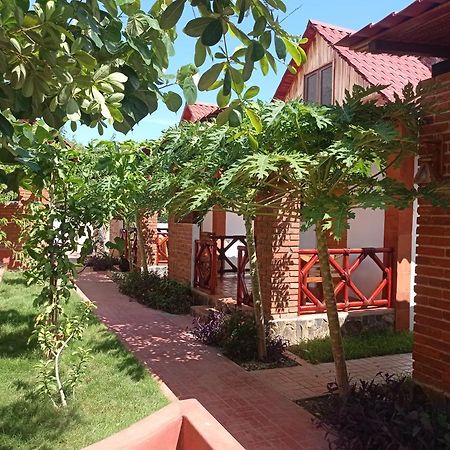 Bungalows Y Cabanas, Las Barracas De La Barra Malucano Ngoại thất bức ảnh