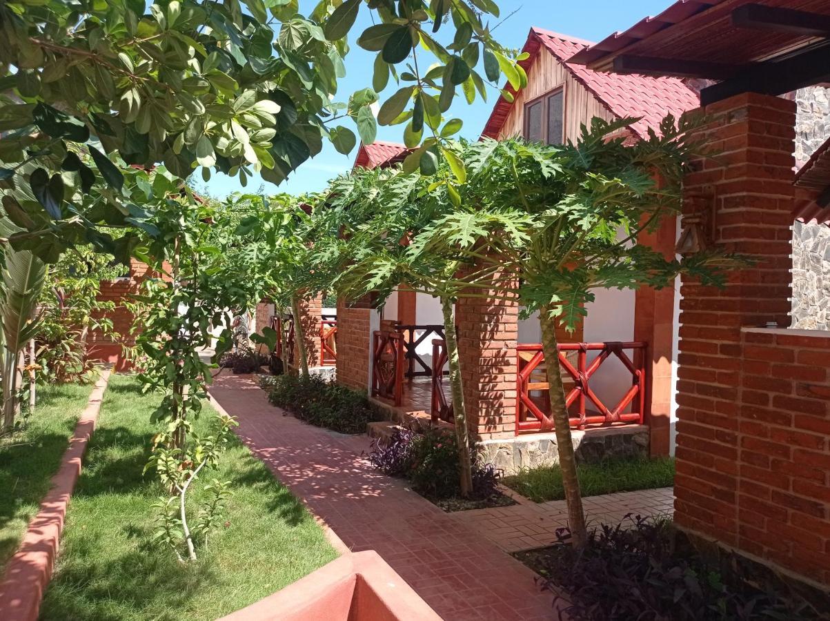 Bungalows Y Cabanas, Las Barracas De La Barra Malucano Ngoại thất bức ảnh